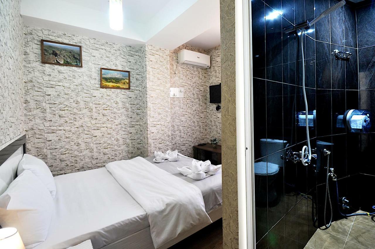 Hotel Kavela Tbilisi Esterno foto