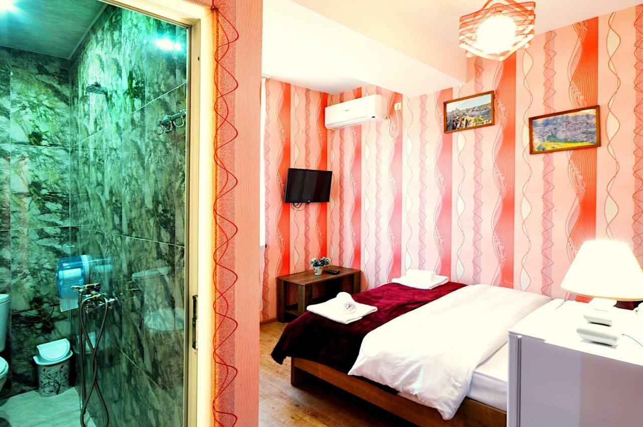 Hotel Kavela Tbilisi Esterno foto